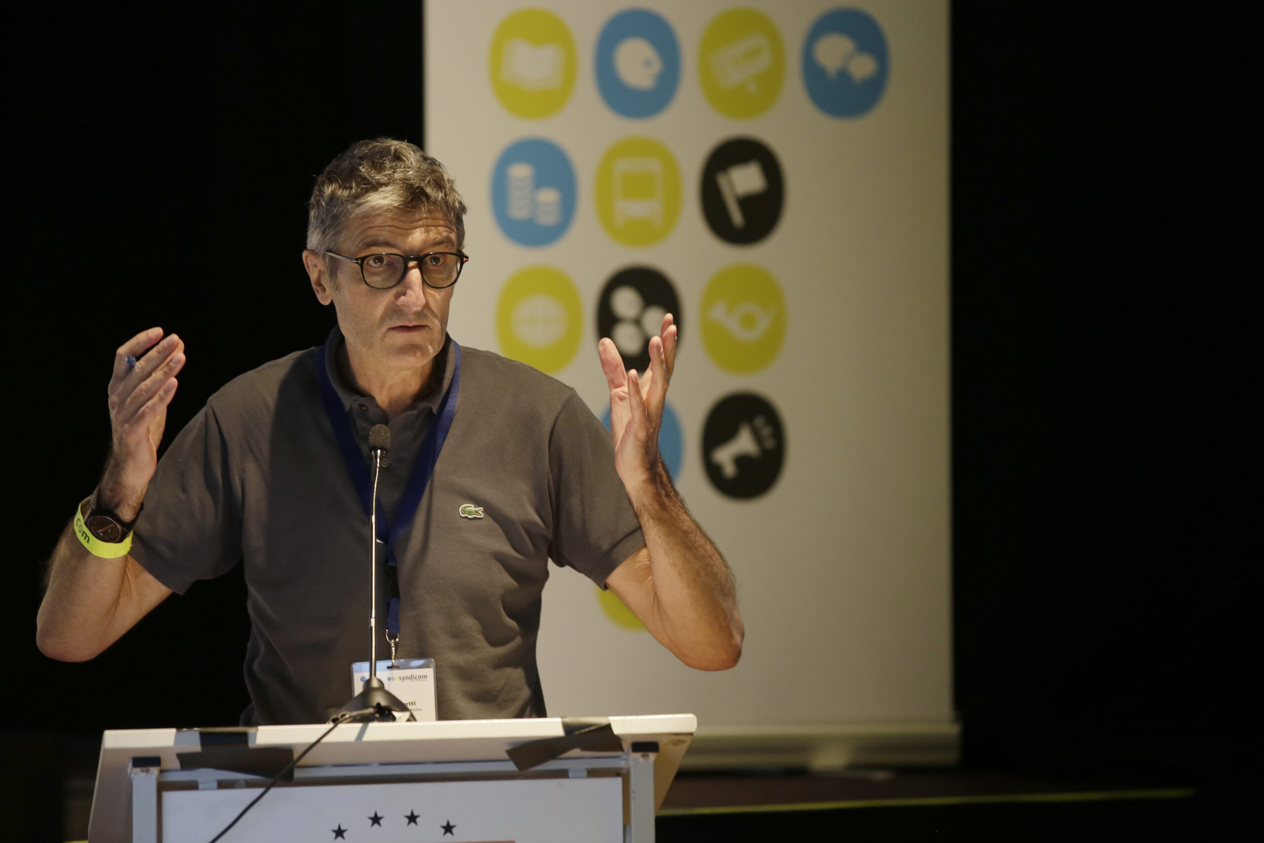 Langenthal, Parkhotel, syndicom - Kongress 2021, Votum von Angelo Zanetti gegen die Auslagerung der Branche Graphische Industrie aus dem Sektor Medien. 26.11.2021Bild: Sabine Rock
