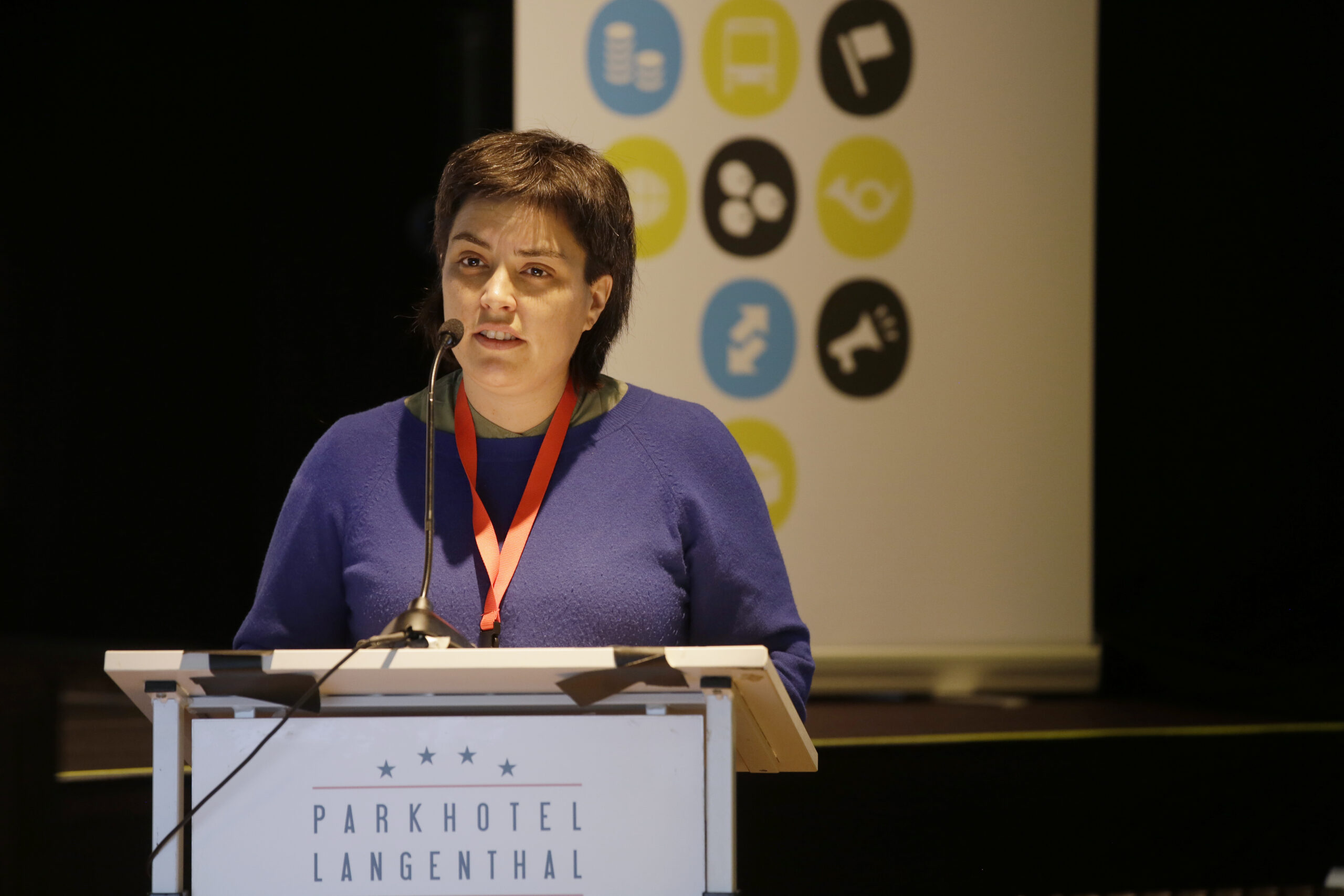 Langenthal, Parkhotel, syndicom - Kongress 2021, Votum von Camille Roseau gegen die Auslagerung der Branche Graphische Industrie aus dem Sektor Medien. 26.11.2021Bild: Sabine Rock