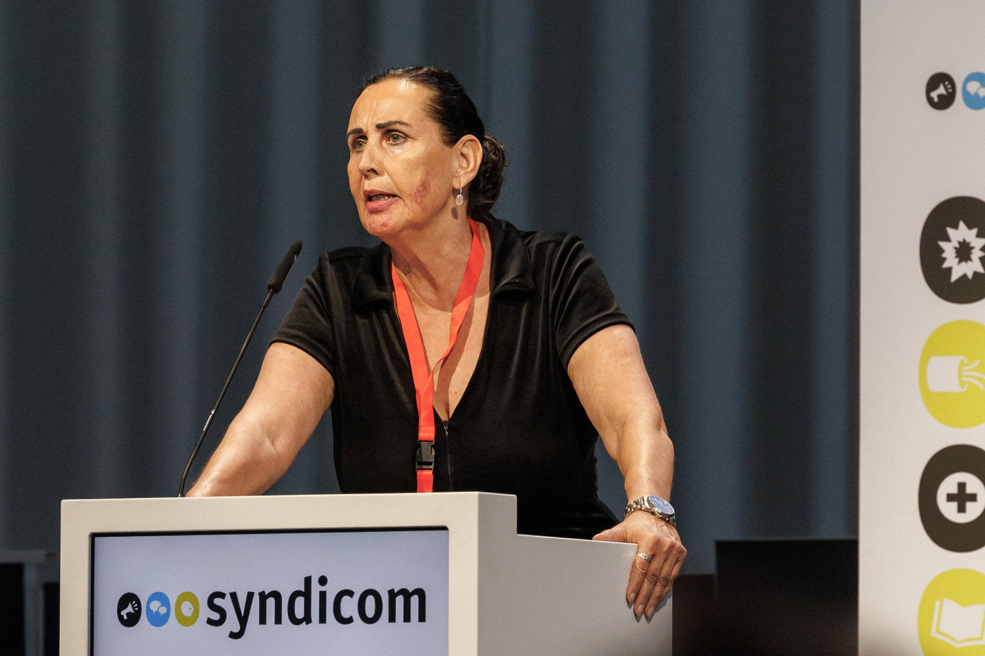 Gewerkschaft syndicom Kongress 2025 Baden, Person am Rednerpult